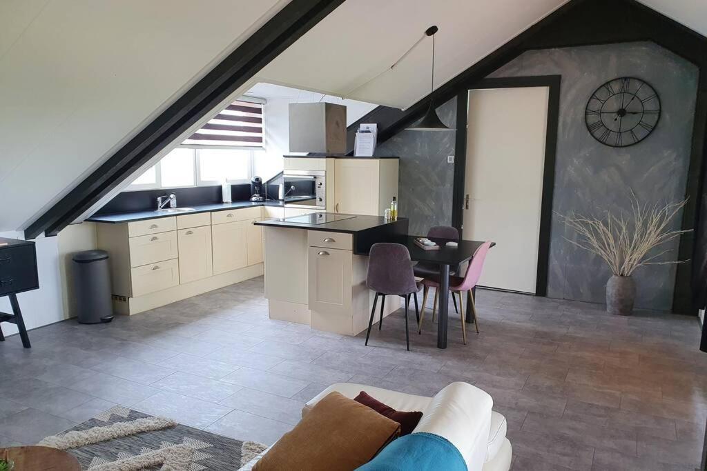 Vrijstaand / Landelijk Appartement Met Uitzicht! De Wijk Exterior foto